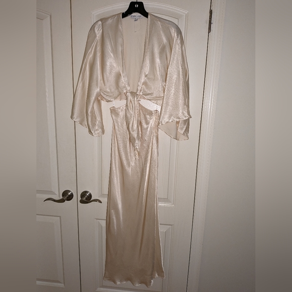 11. NWOT SHONA JOY LA LUNE TIE FRONT BIAS MIDI DRESS IN CREAM - Picture 6 of 11